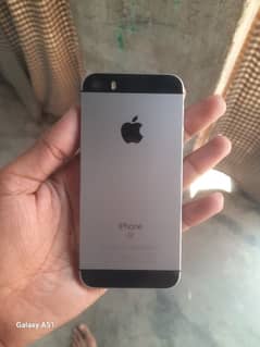 hey I'm selling my iPhone 5se 64gb Non Approved