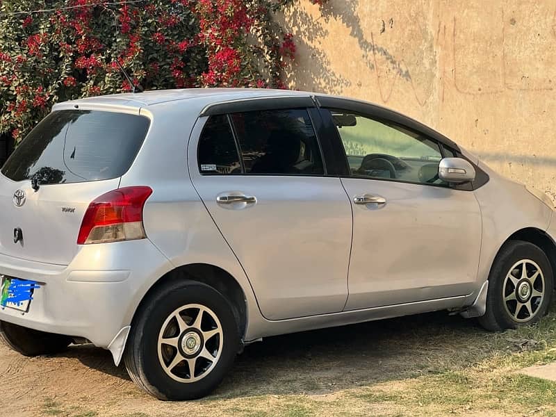 Toyota Vitz 2009/11 - Automatic Special Edition 2