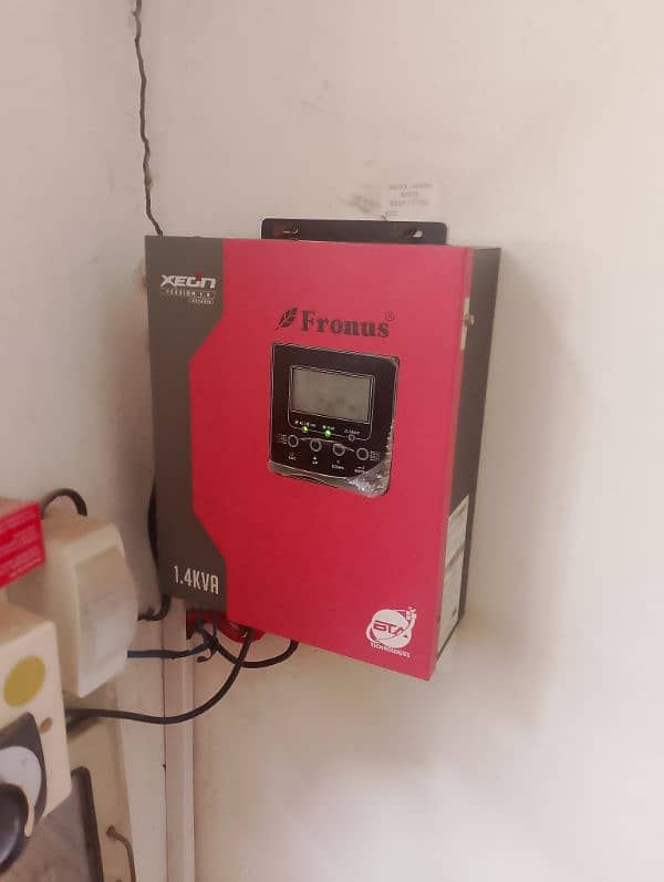 fronus inverter aor aik 60 ampair ka controler. whatsapp 03027193630 1