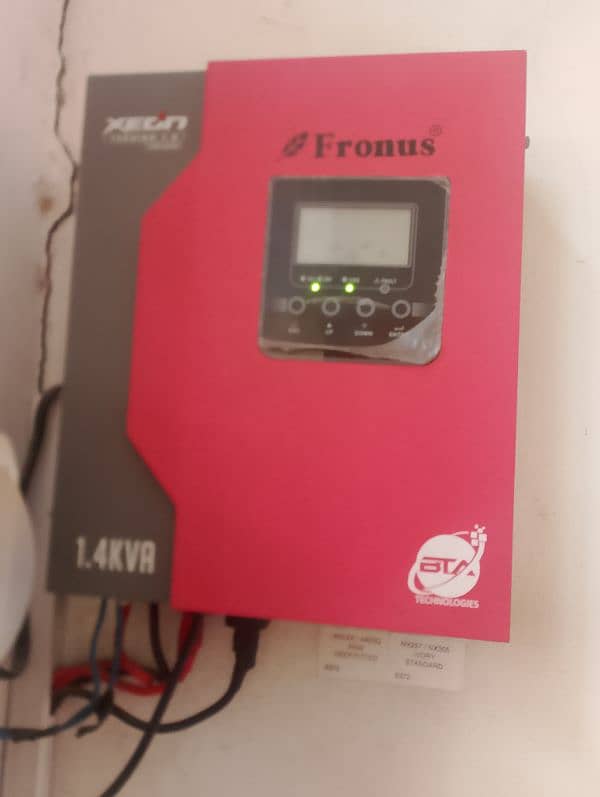 fronus inverter aor aik 60 ampair ka controler. whatsapp 03027193630 2