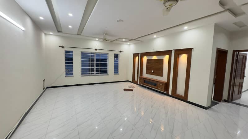 1 Kanal upper portion available for rent in G15 2