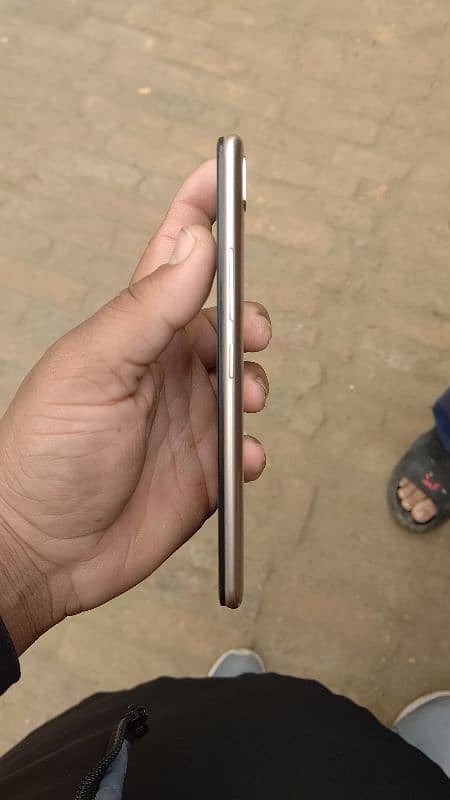 Vivo y85A  condition. 9/10 3