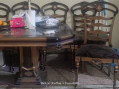 8/10 condition stylish dinning table and chair