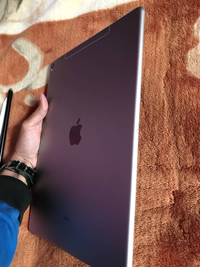 Ipad Pro 2nd Generation 12.9 inch 16