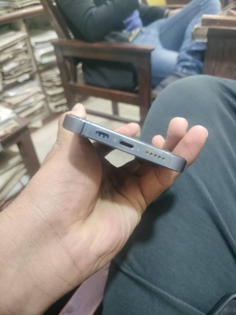 Apple iPhone 13 Pro 2