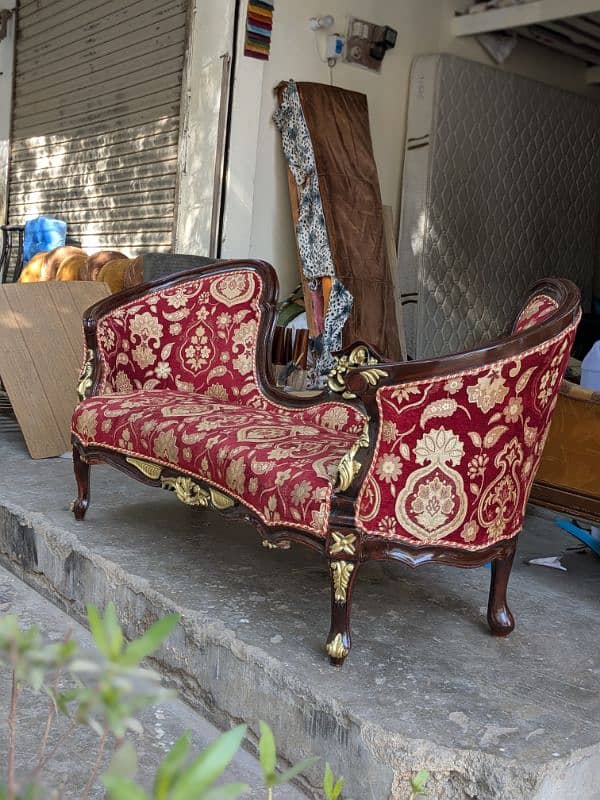 Antique  love seti 2 seater in good condition 2