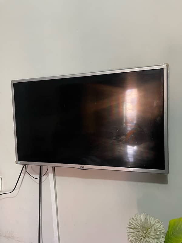 32 LEd t. v 3