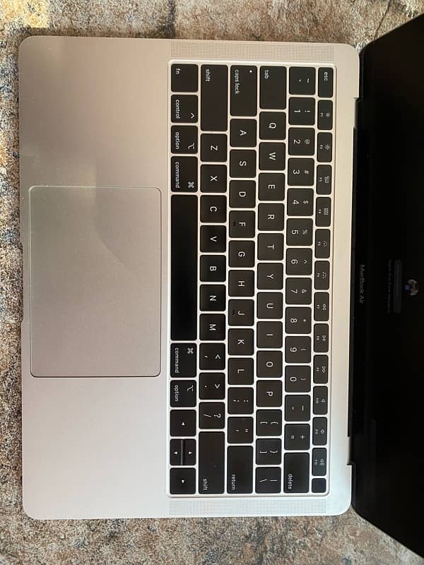 Macbook Air 2019 128GB 5