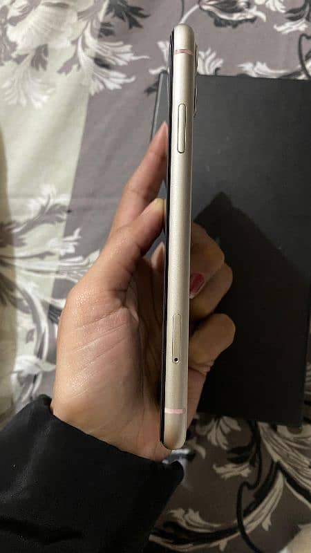 Iphone 11 64gb Non PTA Factory Unlock 3