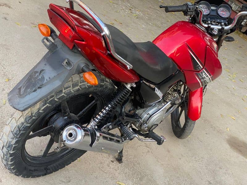 Yamaha YBR 125 2015 (RED) 1