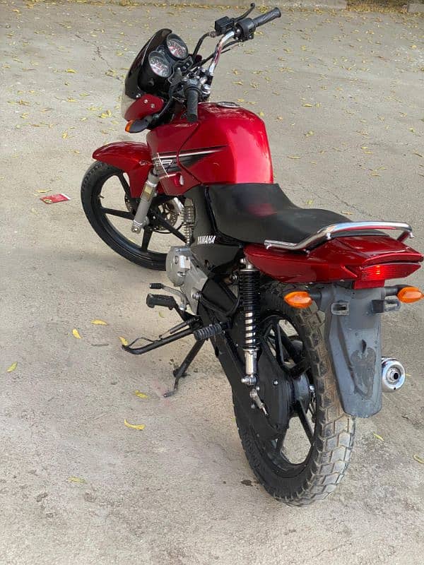 Yamaha YBR 125 2015 (RED) 3