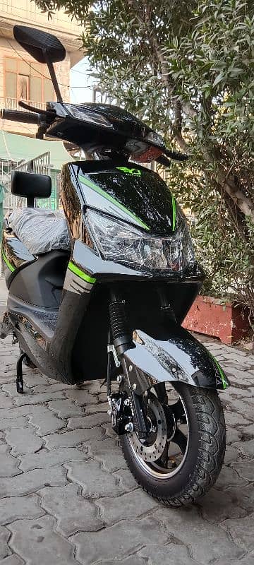 yj future Scooty 0