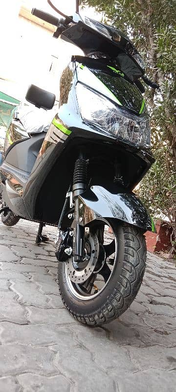 yj future Scooty 8