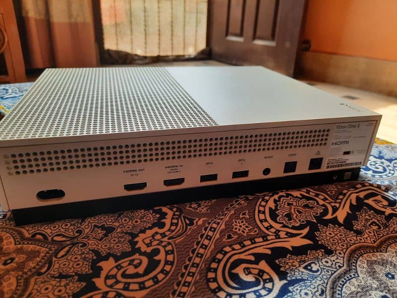 Xbox One S - 2TB 4