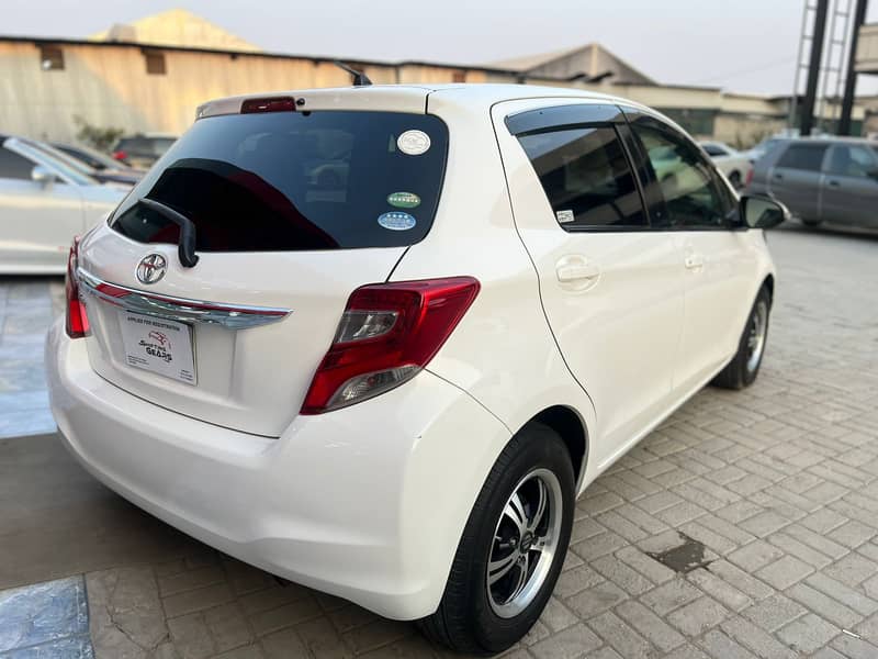 Toyota Vitz 2016 4