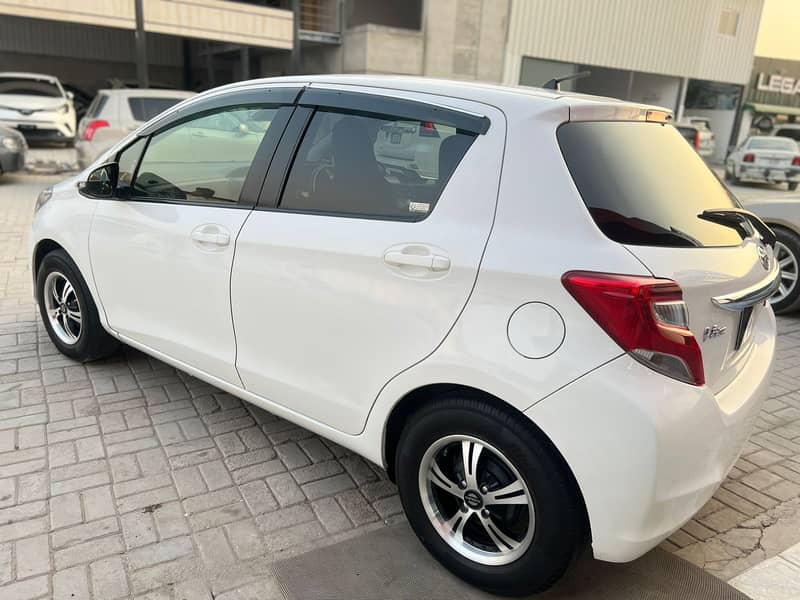 Toyota Vitz 2016 5