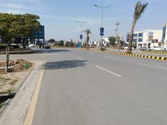 10 Marla 80 ft Main bOulevard facing, Transfer Free plot, Next to 5th Round About, Near to Masjid plot is available for sale