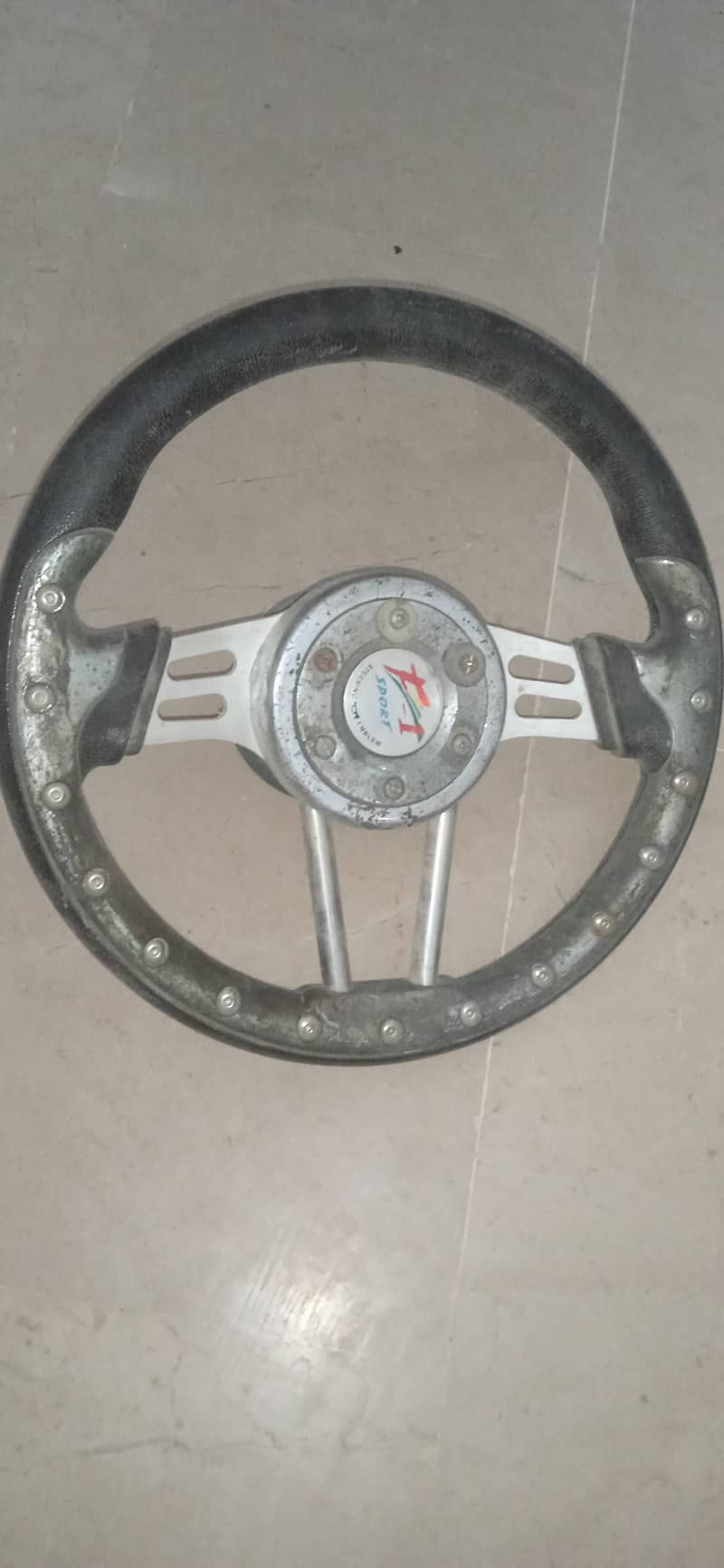 Sports steering wheel 0