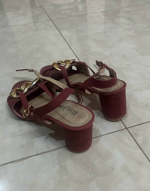 Trendy Chain Detail Sandals, Burgundy, Size 40 0