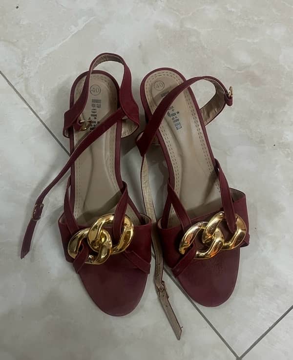 Trendy Chain Detail Sandals, Burgundy, Size 40 1