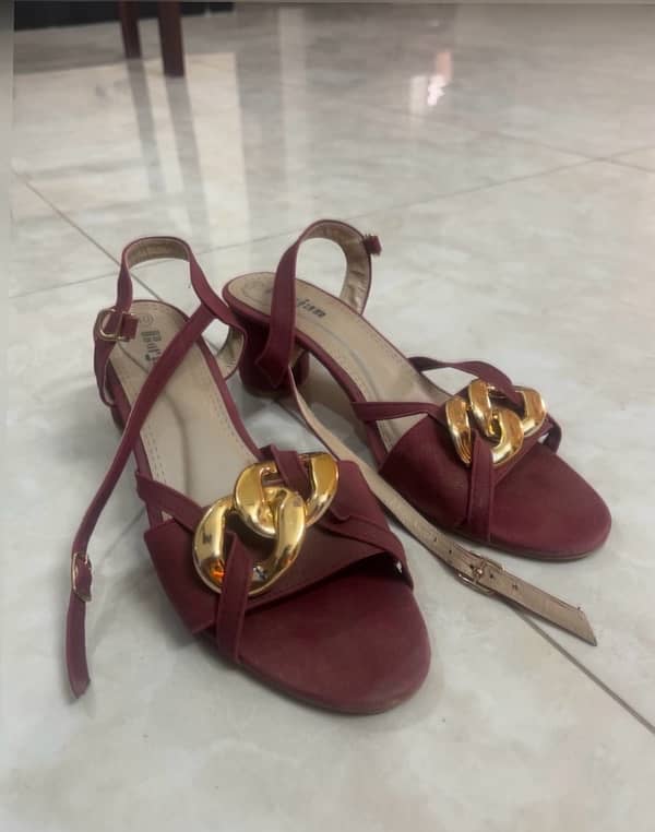 Trendy Chain Detail Sandals, Burgundy, Size 40 2