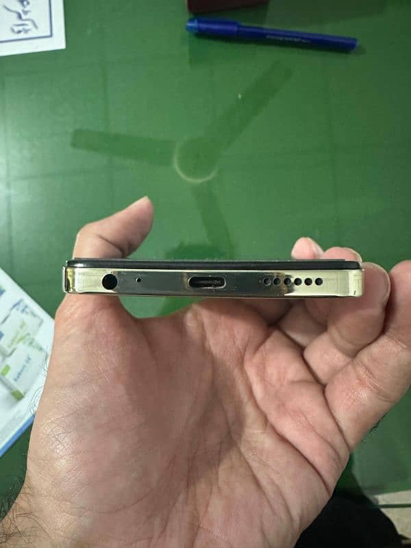 Tecno spark 20 gold 5