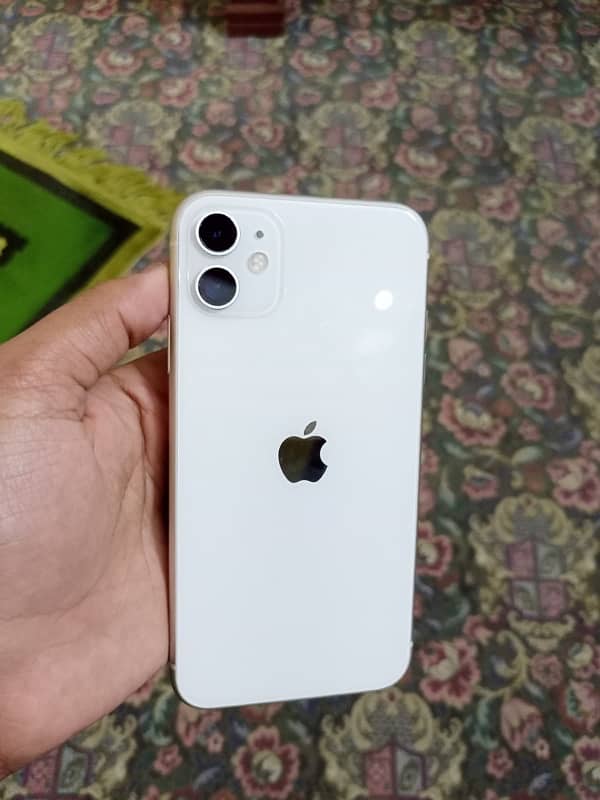 IPhone 11 64gb Factory Unlocked Like New 0