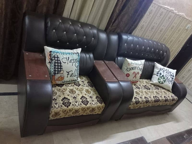 6 Seater Sofa Set In New Condition 1