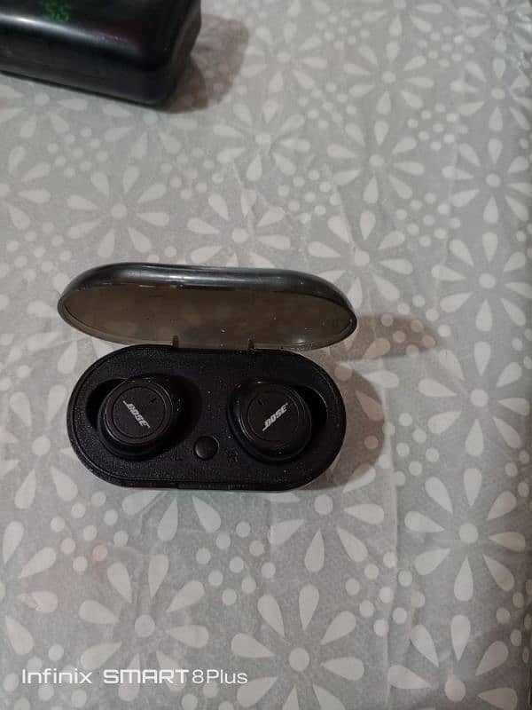 Bose Bluetooth good condition 0/3/1/3/4/1/1/6/9/8/4 1