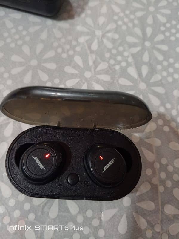 Bose Bluetooth good condition 0/3/1/3/4/1/1/6/9/8/4 2