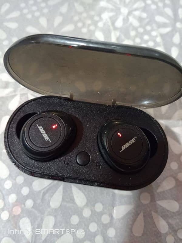 Bose Bluetooth good condition 0/3/1/3/4/1/1/6/9/8/4 3