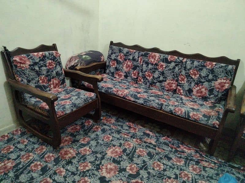 5 seater pure lakri sofa set with cosion 1