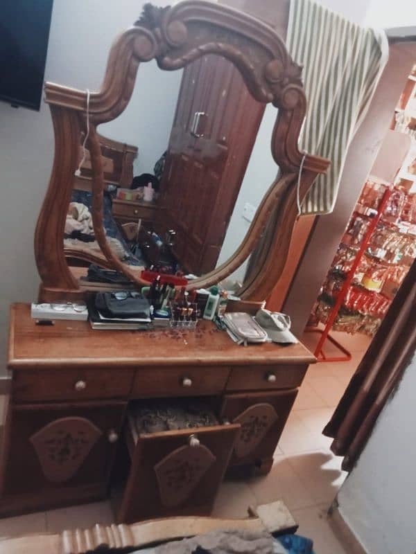 Stylish wooden Dressing Table with new Mirror and sitting table 2