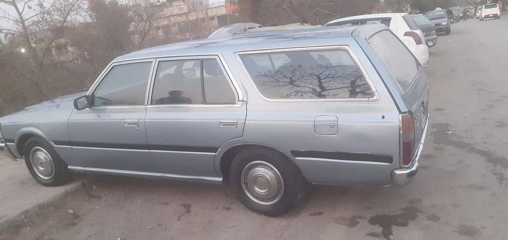 Toyota Crown 1982 1