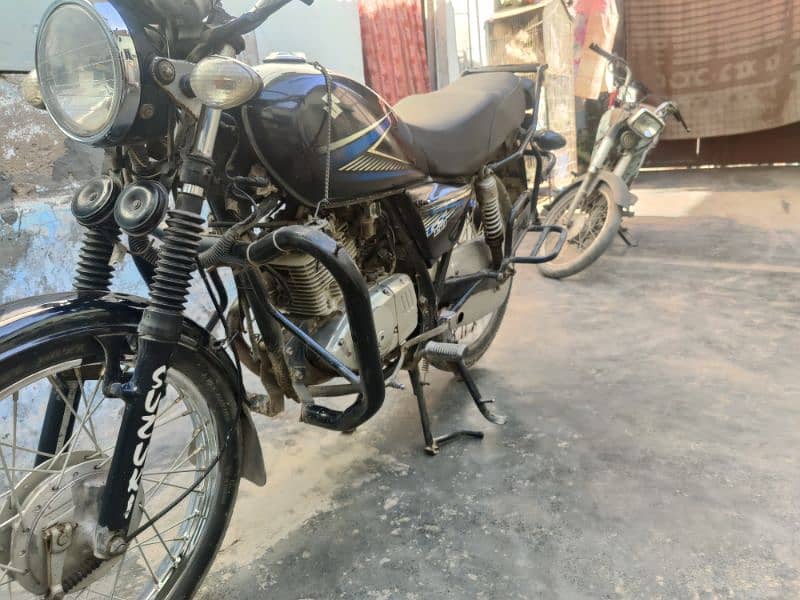 Suzuki 150CC Karachi Number 5