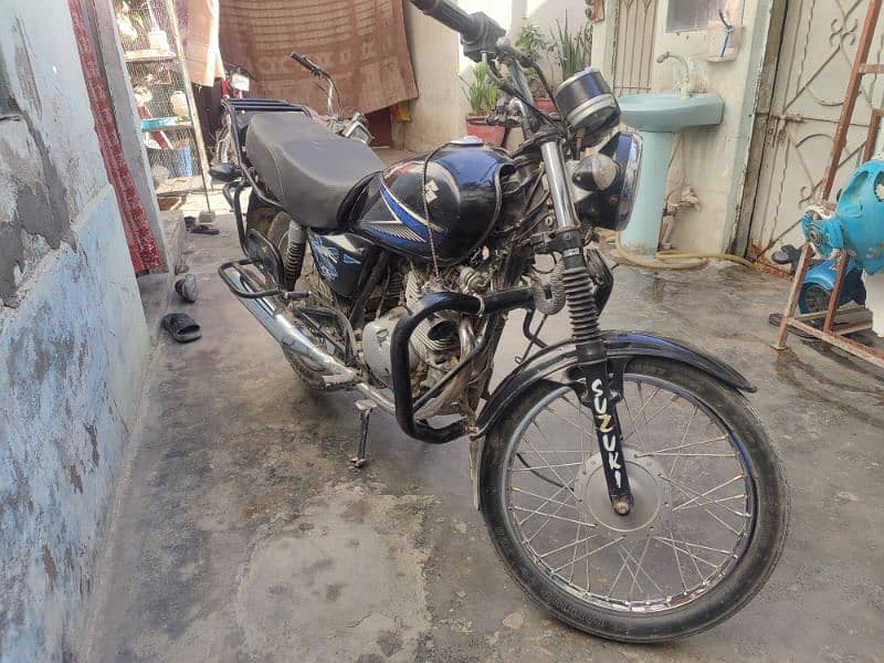 Suzuki 150CC Karachi Number 7