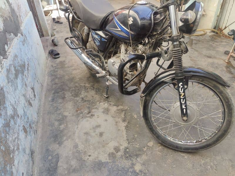 Suzuki 150CC Karachi Number 11