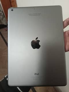 Ipad 2 new condition 10/10 brand new available 32gb with one cover