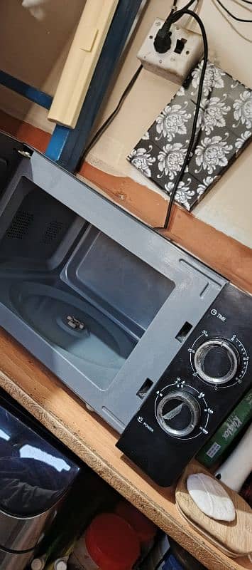 microwave oven 8