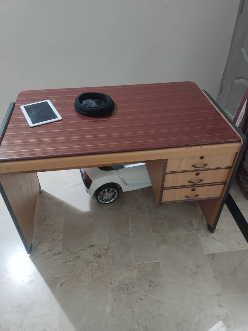 Office table for sale 1