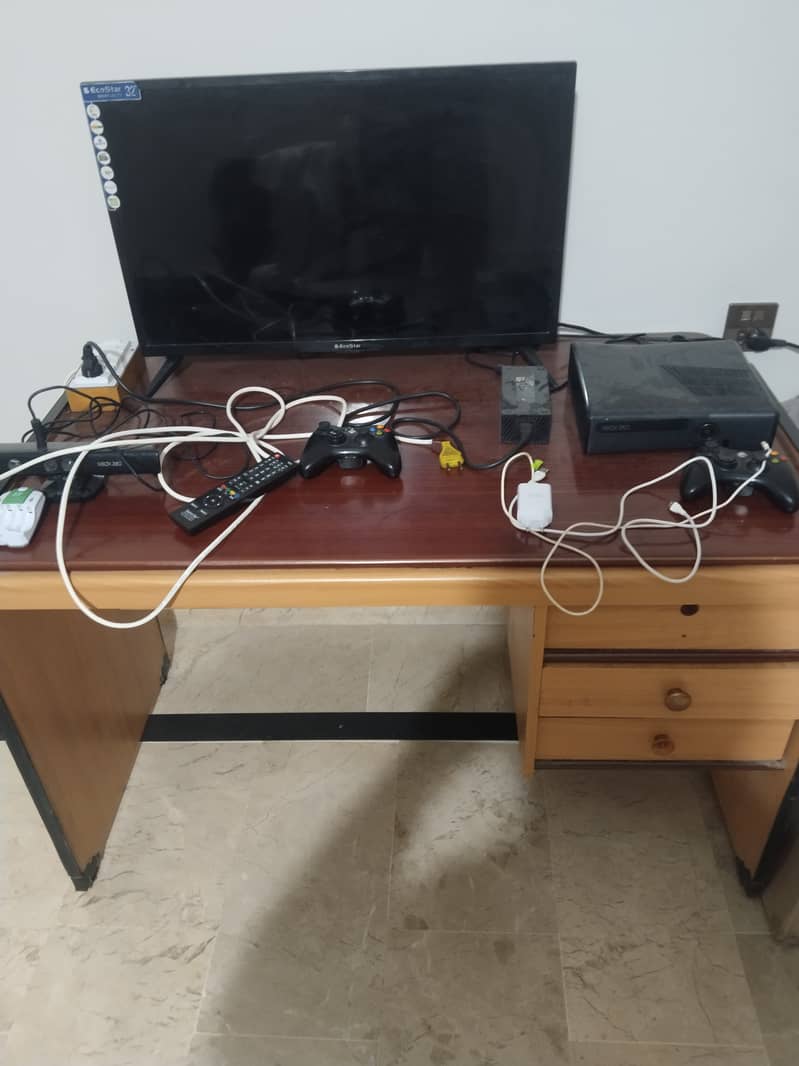 Office table for sale 2