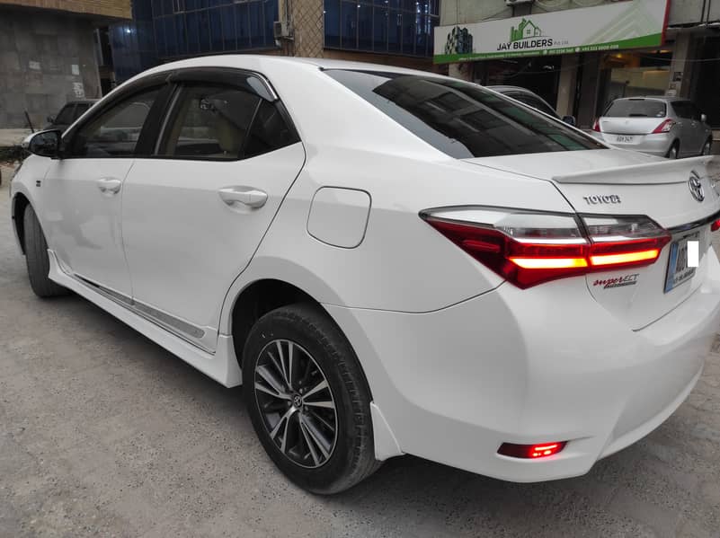 Toyota Corolla Altis 2019 4