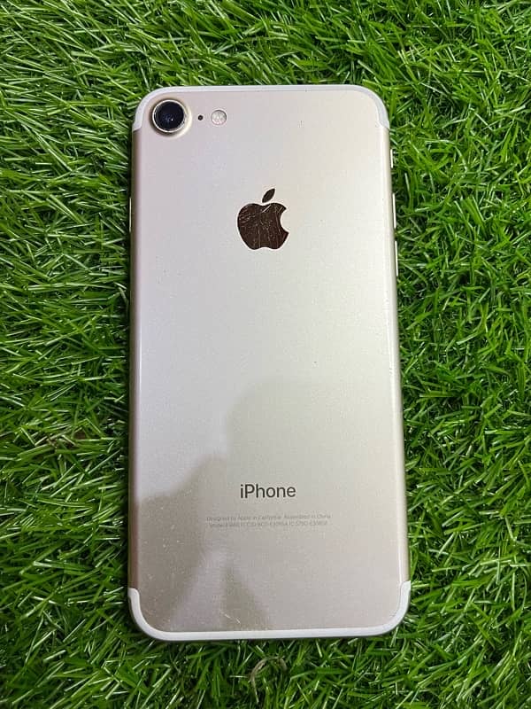 IPhone 7 32gb 100 health Gold 0