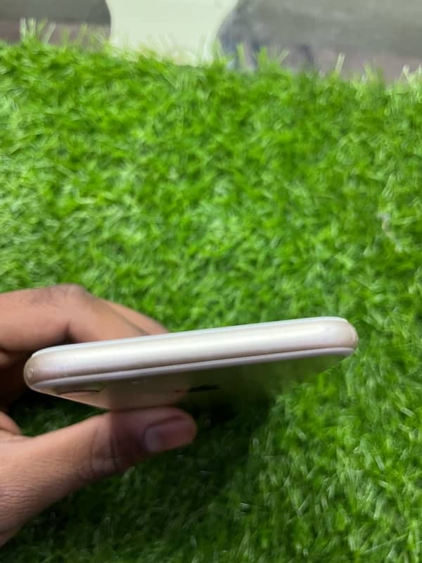 IPhone 7 32gb 100 health Gold 2