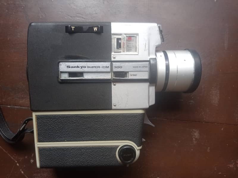 2 Vintage Cameras | Yashica Electro 35 GSN | Sankyo Super CM-300 9