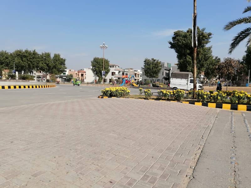 5 Marla 80ft Main boulevard facing, All Dues clear, Ready to construct plot is available for sale in Diamond block of Park view city Lahore 20