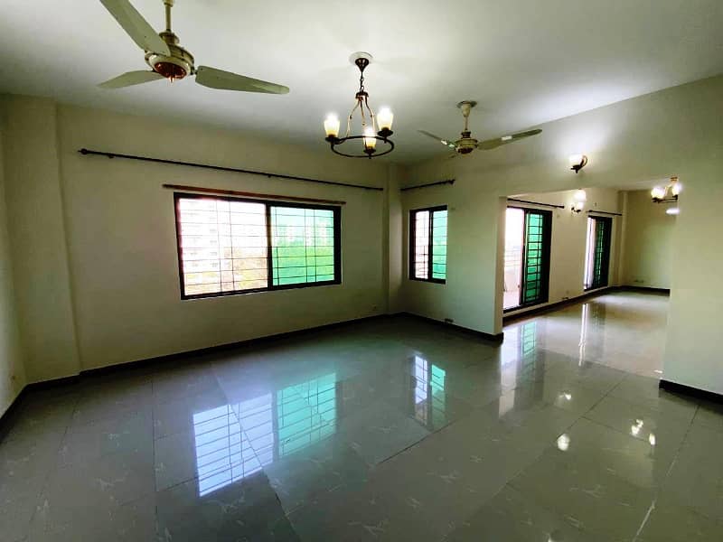 Exclusive Open View Near Mosque & Park 3rd Floor Apartment For Sale In Prime Location Call Now! 2