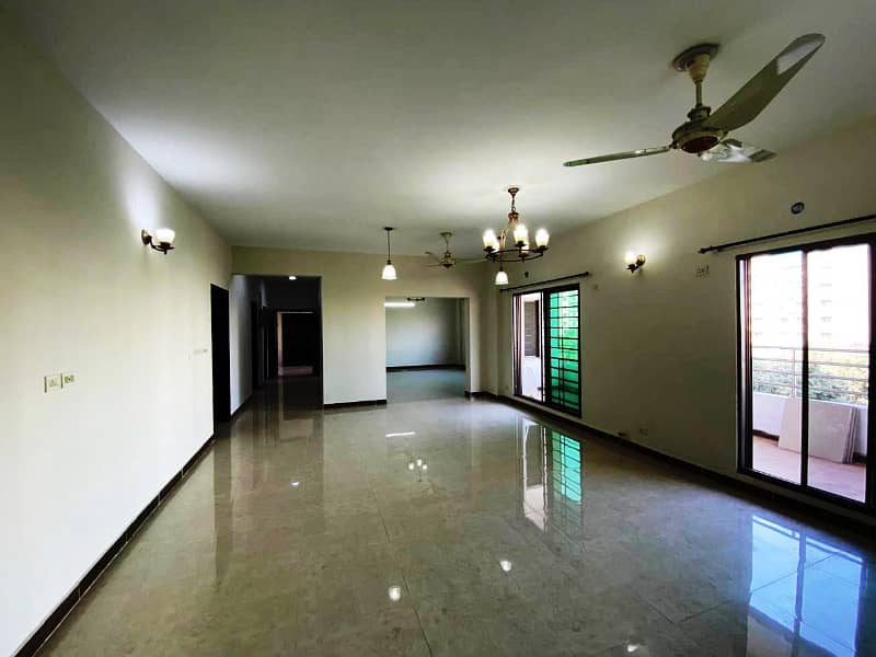 Exclusive Open View Near Mosque & Park 3rd Floor Apartment For Sale In Prime Location Call Now! 4