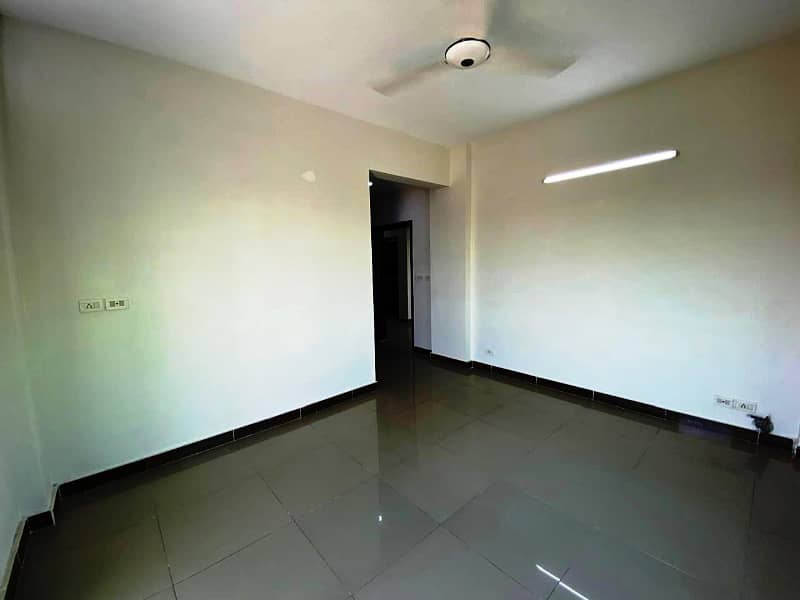 Exclusive Open View Near Mosque & Park 3rd Floor Apartment For Sale In Prime Location Call Now! 8