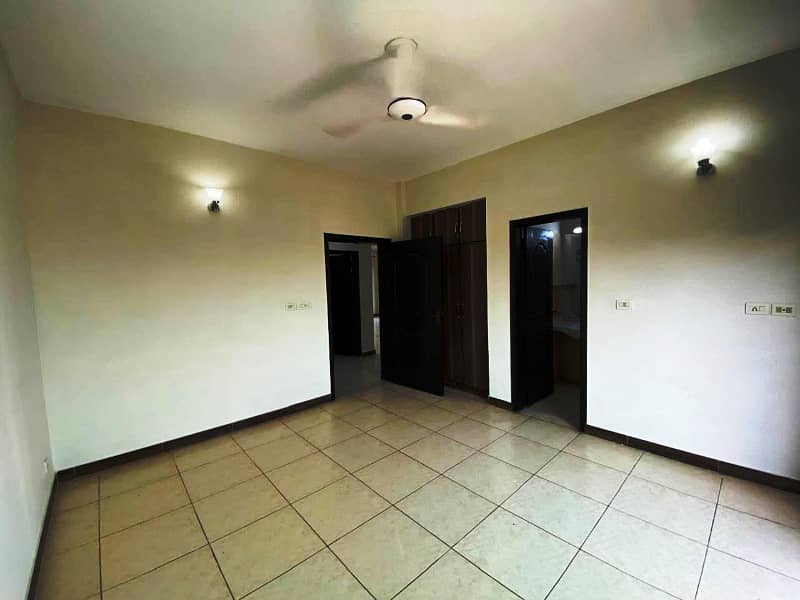 Exclusive Open View Near Mosque & Park 3rd Floor Apartment For Sale In Prime Location Call Now! 16